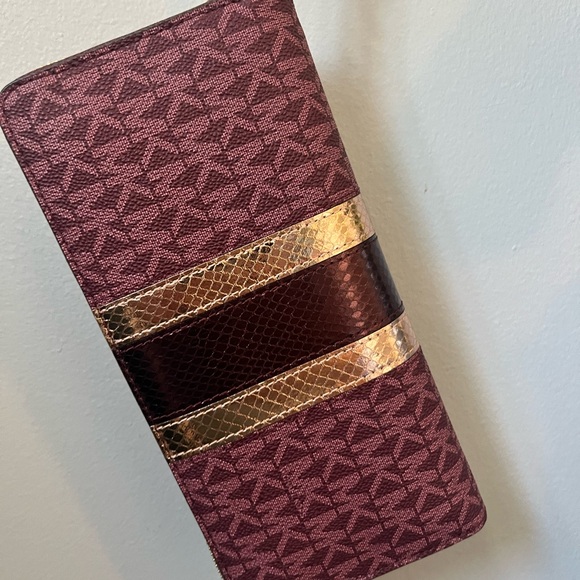 NWT Michael Kors Large Jet Set Wallet/Wristlet/Clutch Ox Blood Rogue Sombre MK - Picture 13 of 16